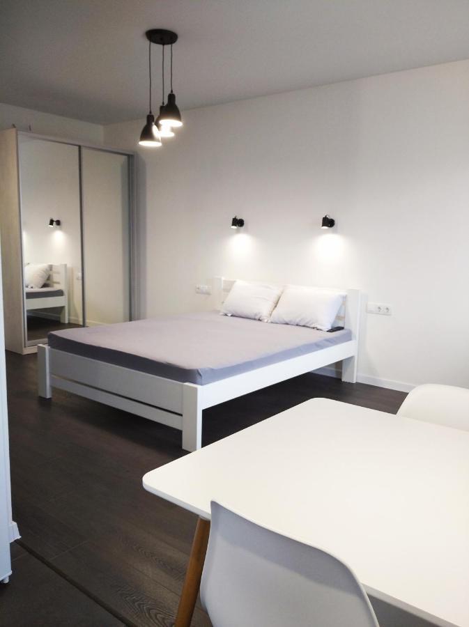 White Apartment Poltava Buitenkant foto