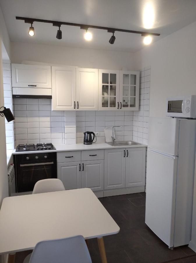 White Apartment Poltava Buitenkant foto
