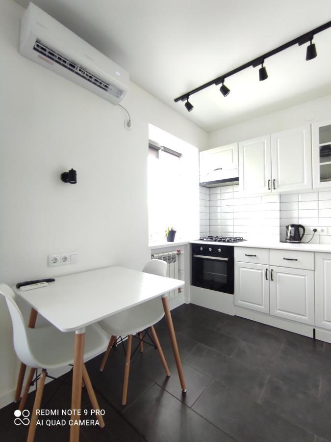 White Apartment Poltava Buitenkant foto